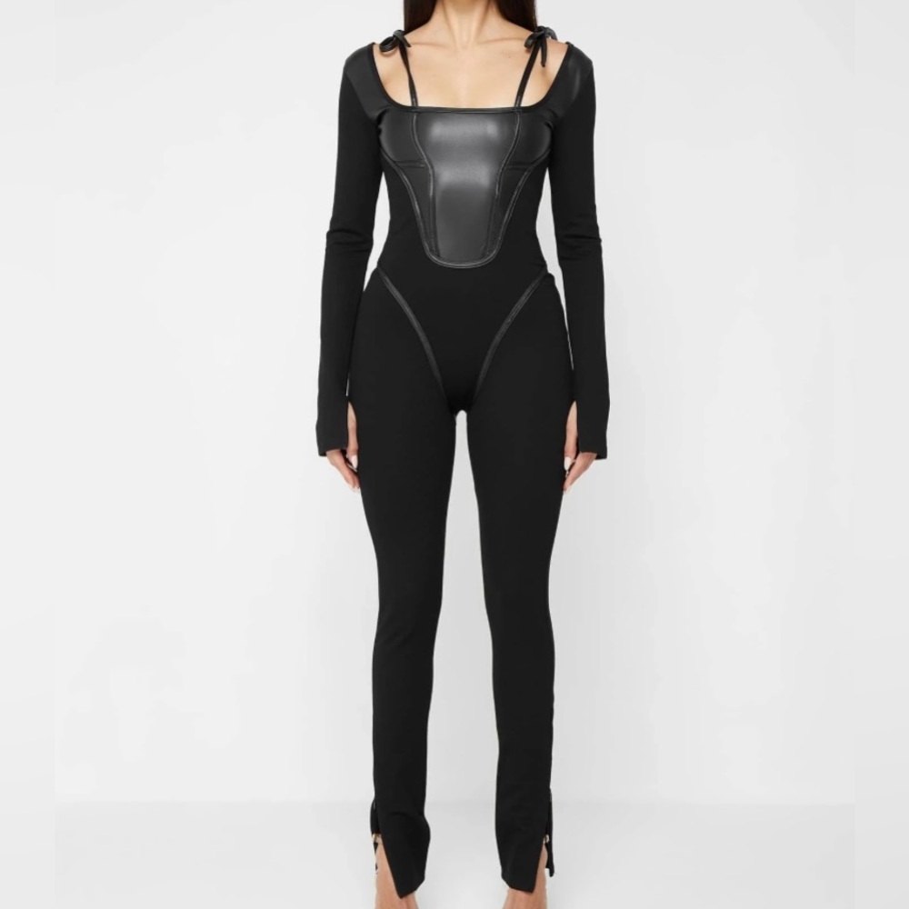 manier devour cat jump suit